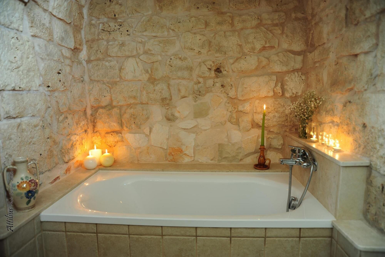 Bathroom 5, Casale Citrignano, Brindisi