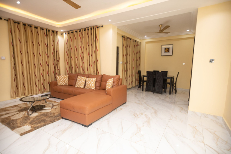 Others 5, Spacious & Outstanding 3-bed Furnished Apartment, Accra