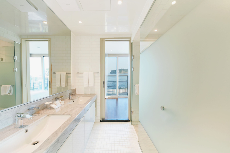 Bathroom 5, The Grand Sumorum, Seogwipo