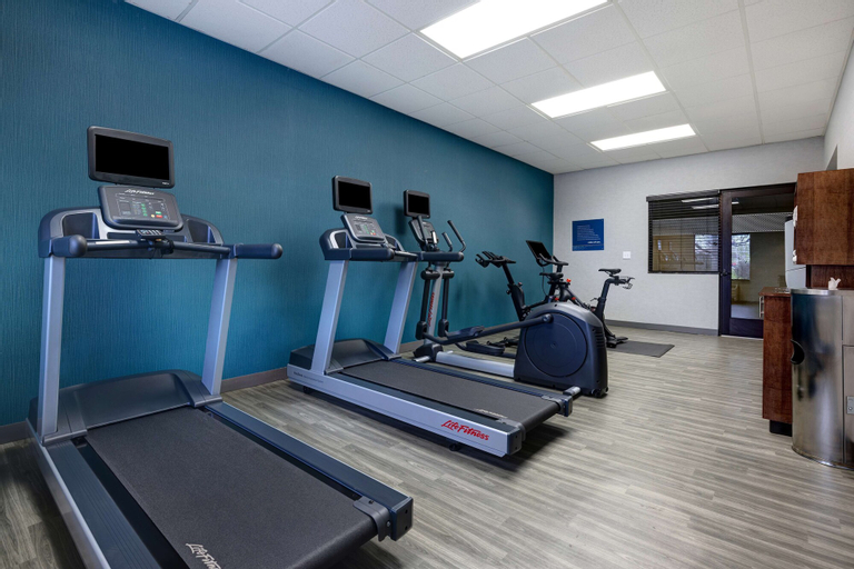 Others 5, Hampton Inn & Suites Tulare, Tulare