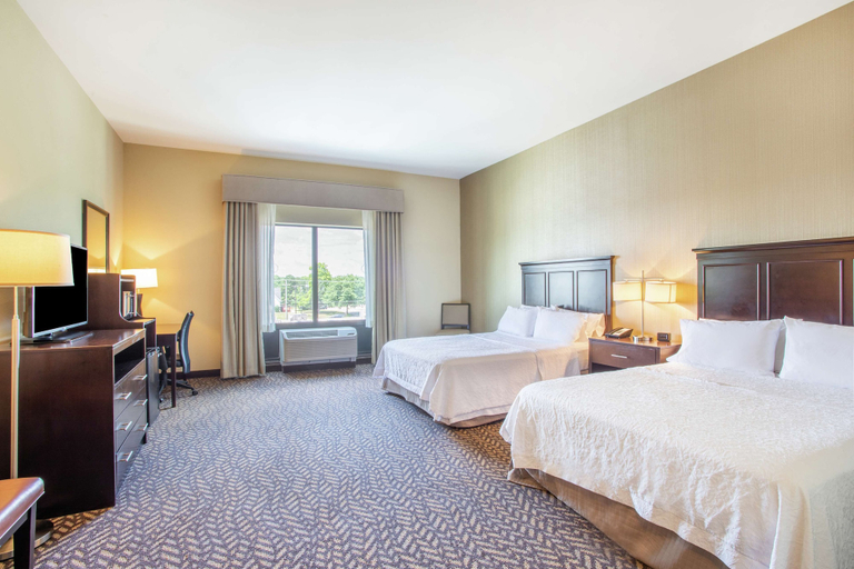 Bedroom 3, Hampton Inn Philadelphia/Voorhees, Burlington