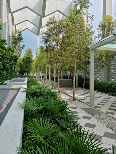 Exterior & Views 15