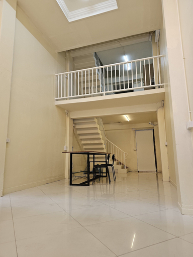 Others, Luca hostel, Phra Nakhon