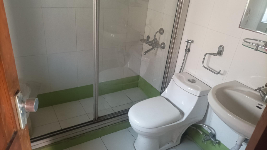 Bathroom, Hotel New Shalimar, Srinagar