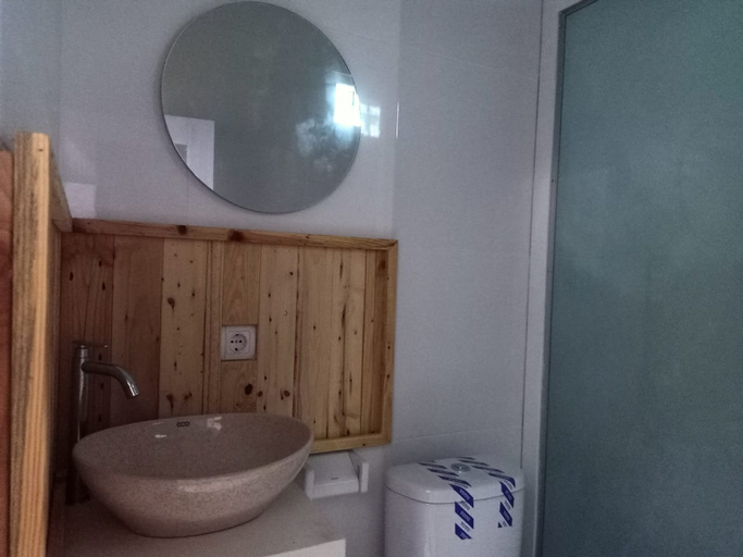Bathroom, Semesta Villa Bromo, Probolinggo