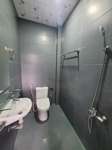 Bathroom, Tam Chau Guesthouse, Tây Ninh