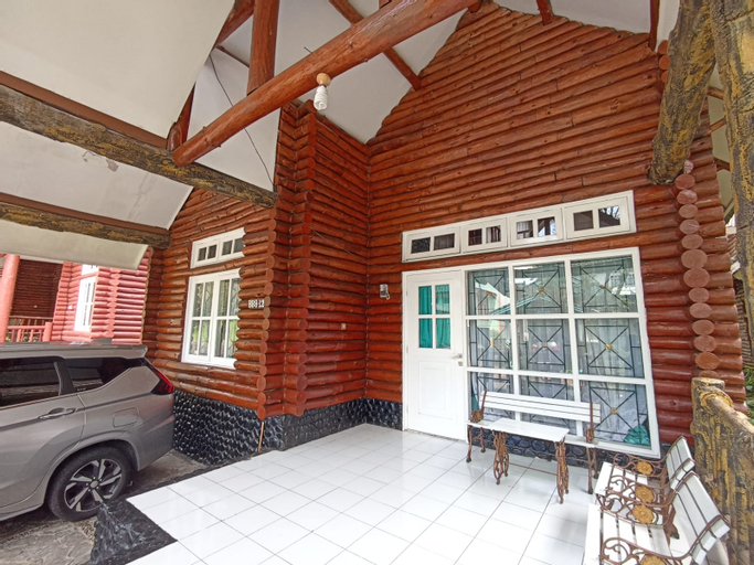 Villa Puncak Little Venice - Kota Bunga - Tap to explore photos