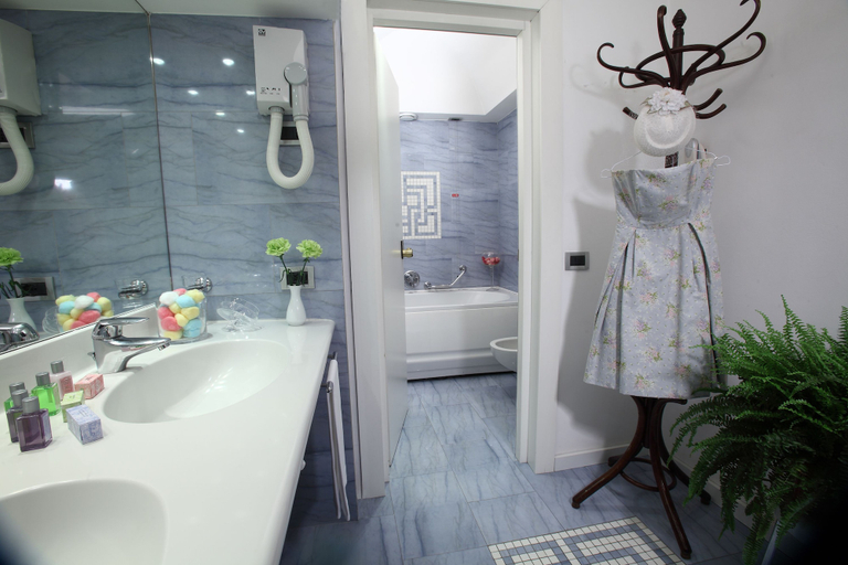 Bathroom 4, Hotel Sanpi Milano, Milano