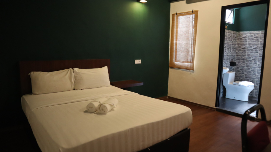 Room V at Kluang Parade Room Type - Standard Queen