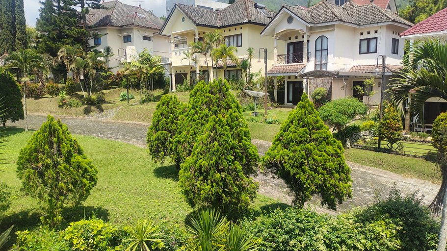 Exterior & Views 5, Villa Harsa batu, Malang