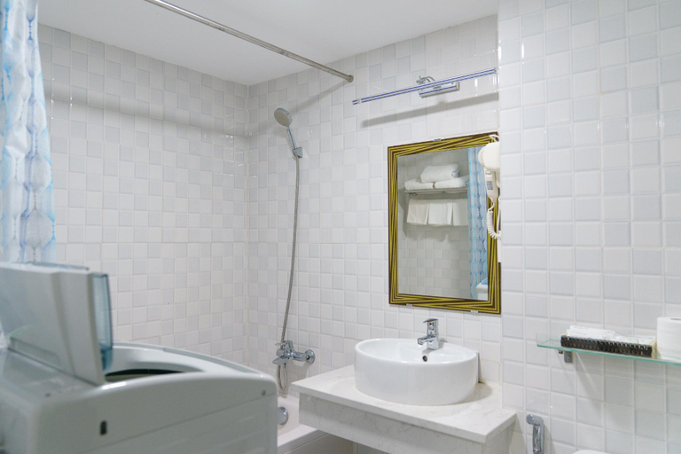 Bathroom, Kosmos Apart Hotel Phu Quoc - Night market & Walkin to beach, Phú Quốc