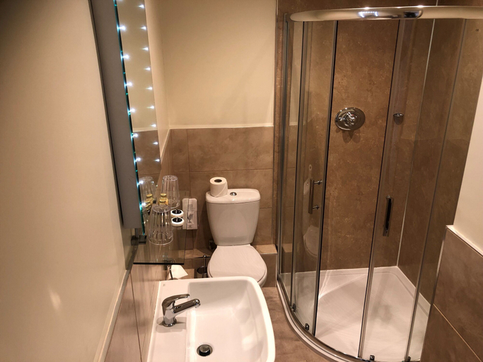 Bathroom 4, Crow Park Hotel, Cumbria