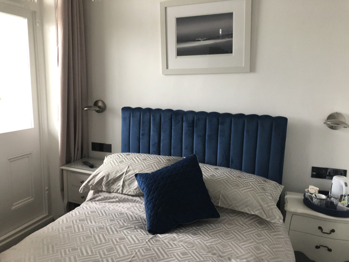 Bedroom 3, Lazy Waves, Cornwall