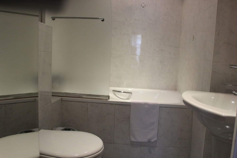 Bathroom 5, Hôtel Metropol, Paris