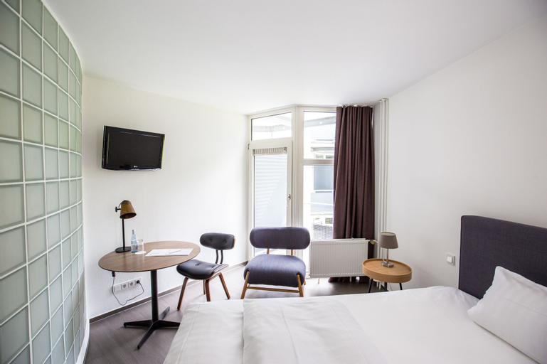 Bedroom 15