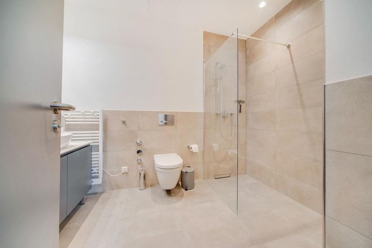 Bathroom 8
