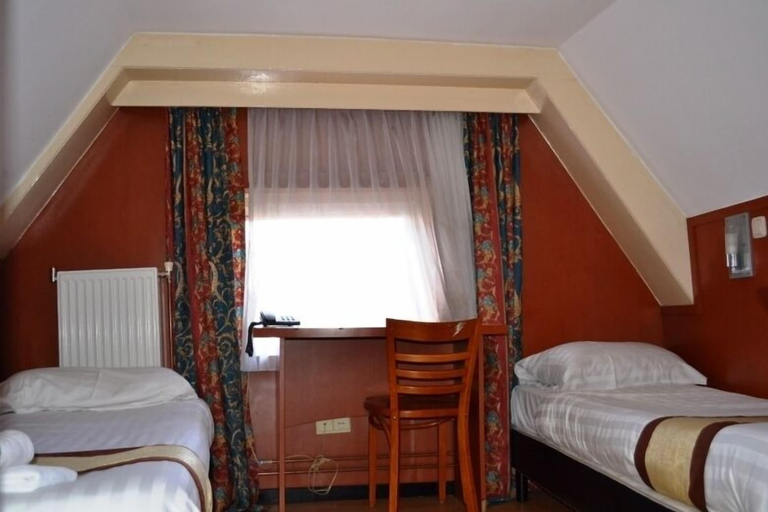 Bedroom 3, Hotel Continental Amsterdam, Amsterdam