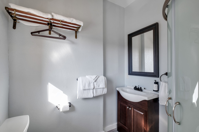Bathroom 5, College Inn Hotel, Seattle