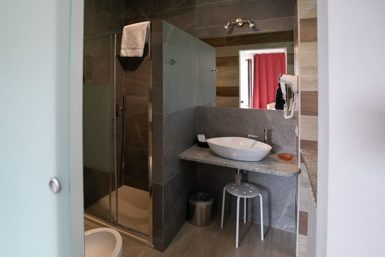 Bathroom 3, Villa Cuore, Como