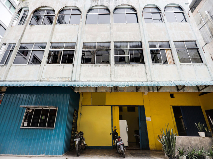 Exterior & Views 1, Hotel O Solo Baru 2 Homestay Syariah, Batam