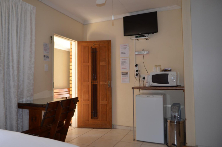 Bedroom 3, Zebra Guest House, Waterberg