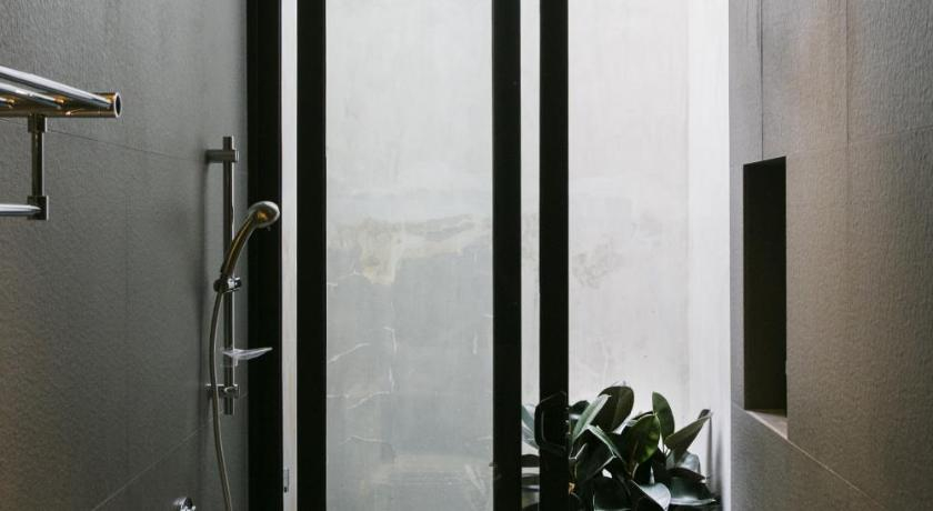 bathroom 8