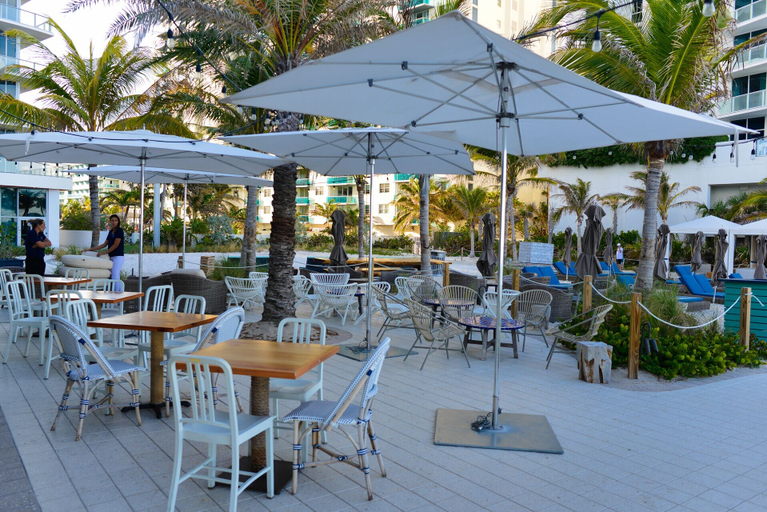 Food & Drinks 4, Lyfe Condo - Stay by the Beach - We Host, Broward