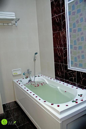 Bathroom 3, MK Hotel, Yangon