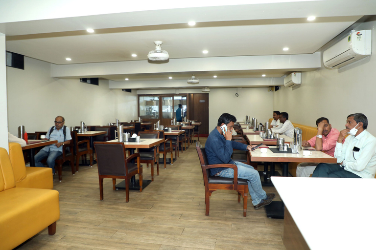 Food & Drinks 4, VOV Hotels Vijayapura, Bijapur