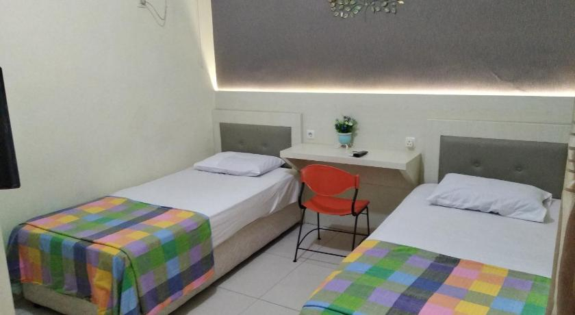 Bedroom 2, Enny's Guest House, Malang