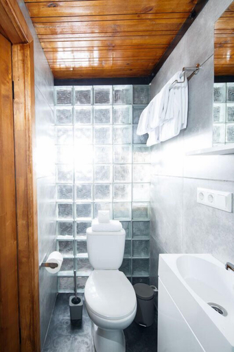 Bathroom 5, Mezzanine Hotel, Odes'ka