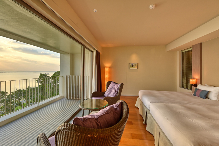Exterior & Views 9