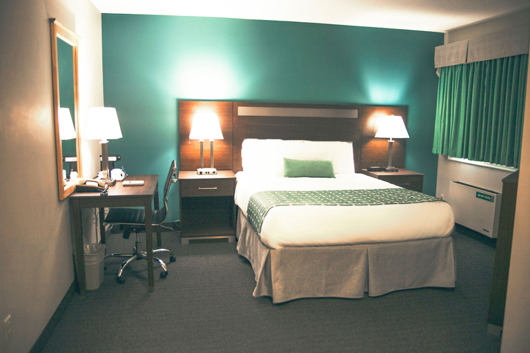 Bedroom 3, Ramada By Wyndham Quesnel, Cariboo