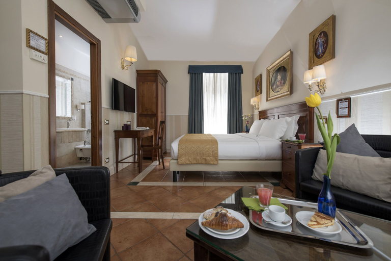 Bedroom 3, Des Artistes, Rome