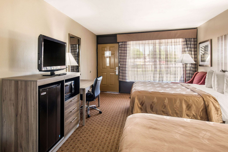 Bedroom 3, Quality Inn Paris, Lamar