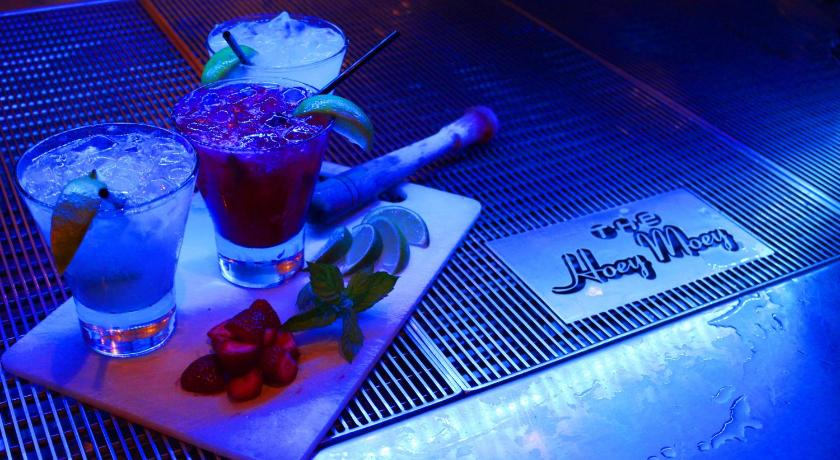 Food & Drinks 5, Hoey Moey Backpackers, Coffs Harbour - Pt A