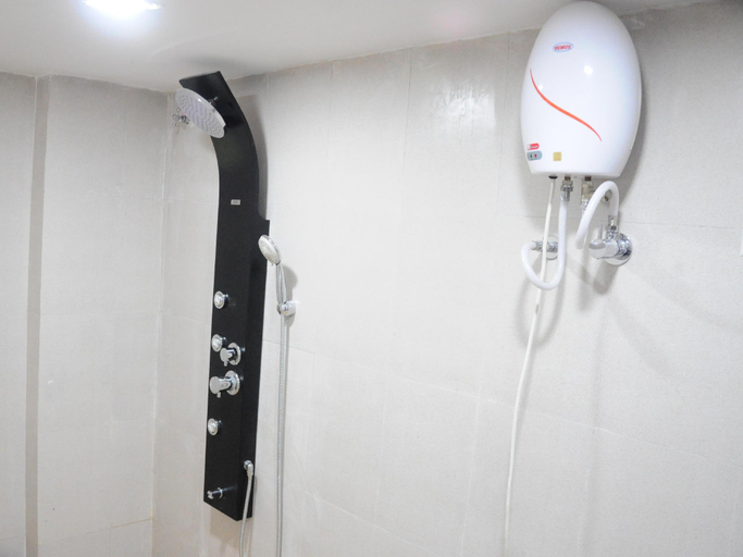 Bathroom, HOTEL AVN, Ahmadabad