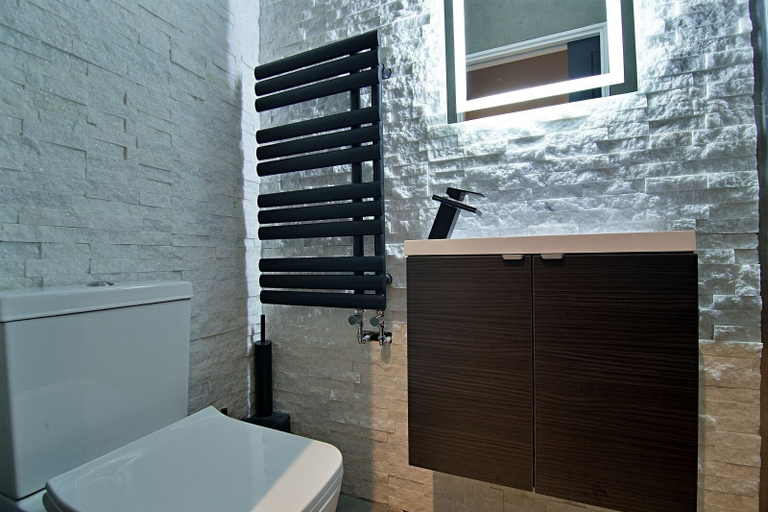Bathroom 2, Bellerose 4, Lancashire