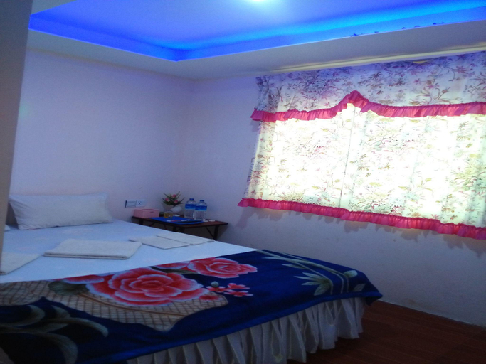 Bedroom 2, Motel Shwe Myint Mho, Buthidaung