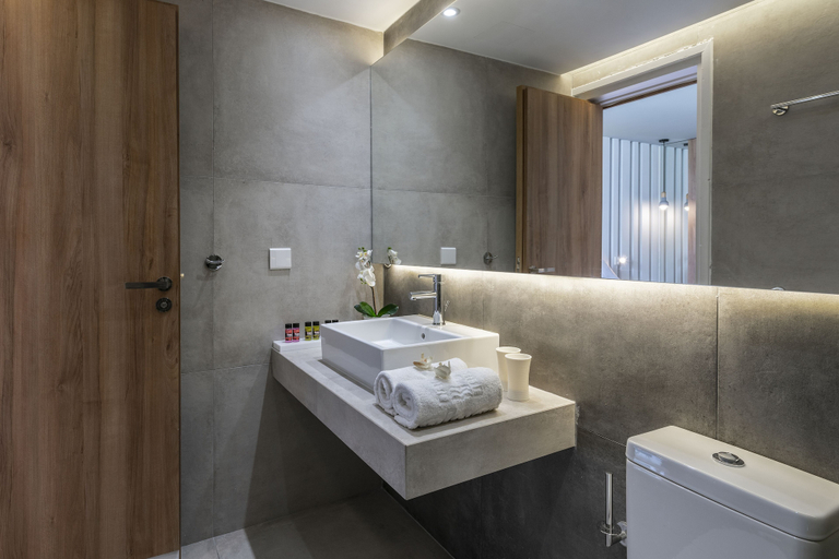 Bathroom 5, Malama Beach Holiday Village