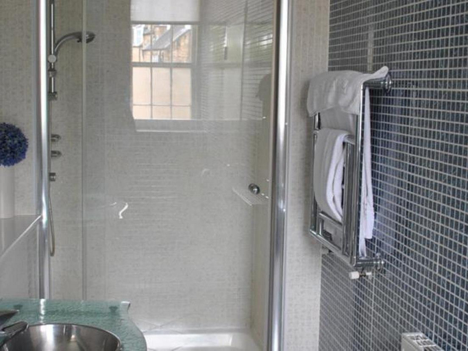 Bathroom 2, Dreamhouse Apartments Glasgow West End, Glasgow
