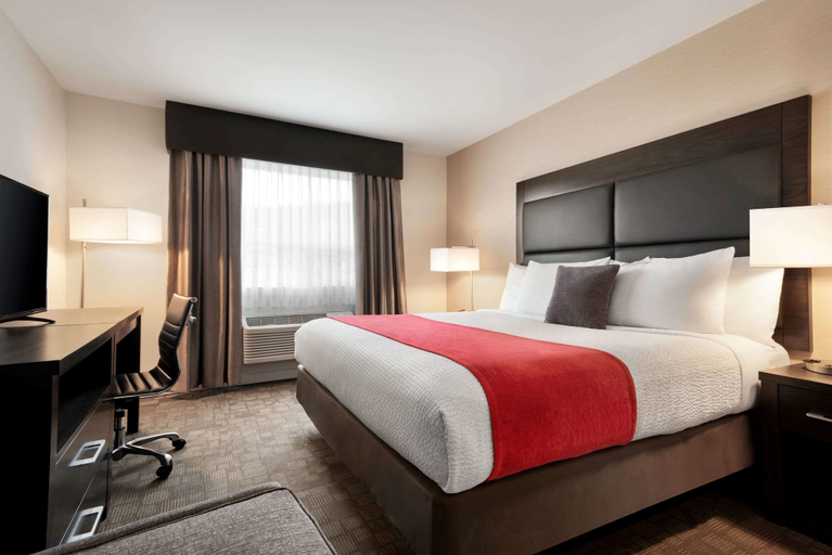 Bedroom 3, Days Inn by Wyndham 100 Mile House, Cariboo