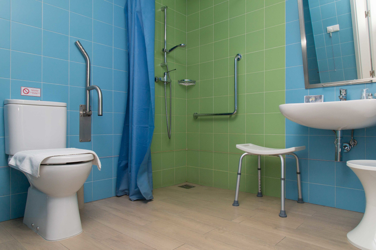 Bathroom 5, Aires da Serra Hotel, Torres Novas