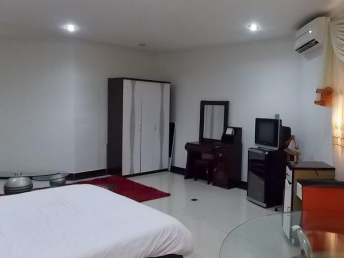 Others 3, MEGA HILTON, Calabar