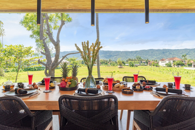 Food & Drinks 3, Sea View Beach Estate, Buleleng