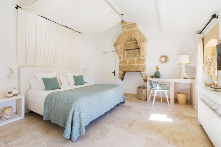 Bedroom 3, Le Vieux Castillon, Gard