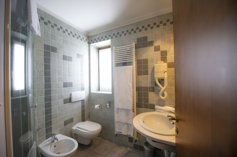 Bathroom 5, Hotel Giardino, Verbano-Cusio-Ossola