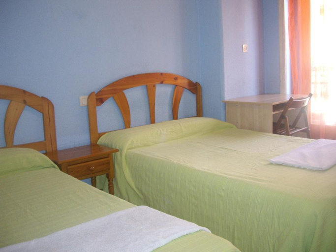 Others 2, Hostal Pacios, Madrid