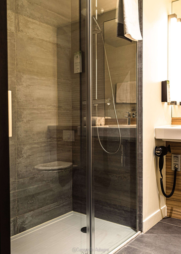 Bathroom 5, Campanile PRIME - Marseille Aubagne, Bouches-du-Rhône