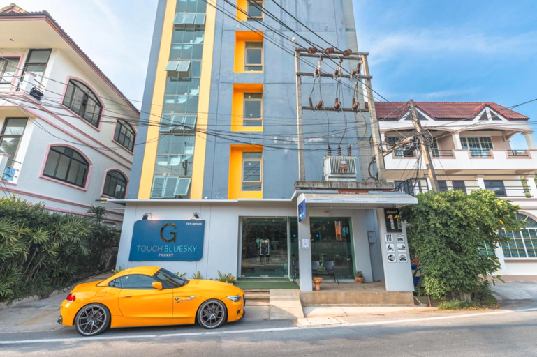 Exterior & Views